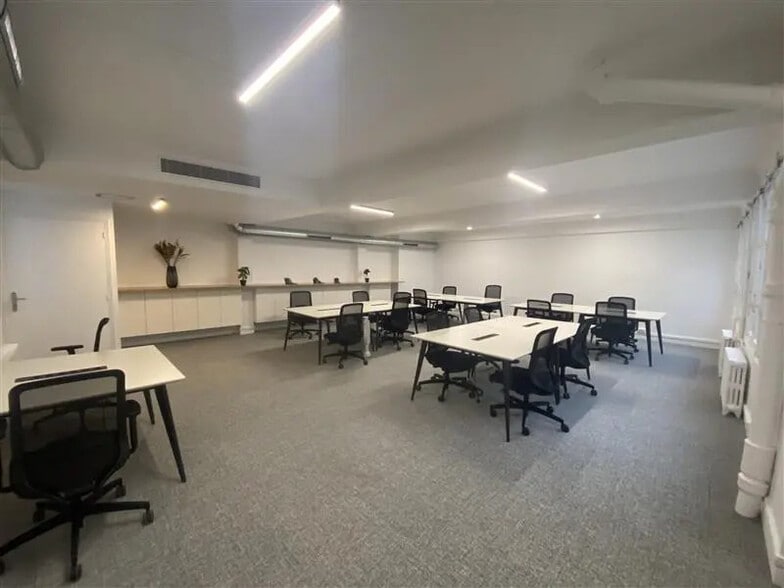 Bureau dans Paris à louer - Photo de l’immeuble – Image 2 sur 7