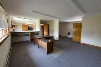 261 Phyllis Ln, Bennington, VT à louer Photo intérieure– Image 2 sur 6