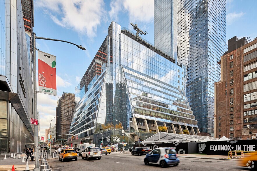 450 W 33rd St, New York, NY à louer - Photo de l’immeuble – Image 2 sur 9