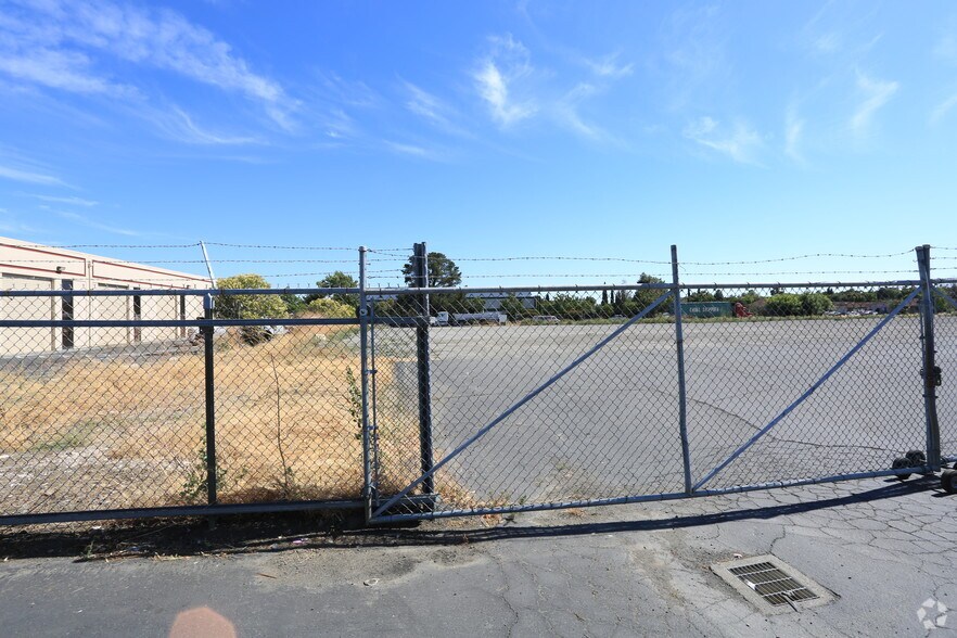 1891 Woolner Ave, Fairfield, CA à louer - Photo de l’immeuble – Image 1 sur 6