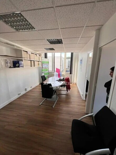 Bureau dans Versailles à louer - Photo intérieure – Image 3 sur 4