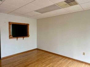 4729-1-4 N Roan St, Johnson City, TN à louer Photo de l’immeuble– Image 1 sur 8