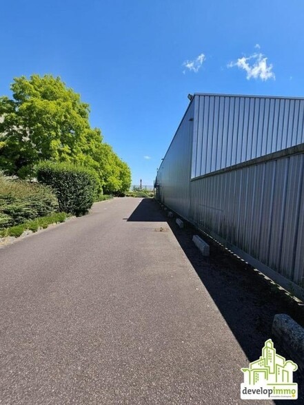 Local d’activités dans Fleury-sur-Orne à louer - Photo de l’immeuble – Image 3 sur 4