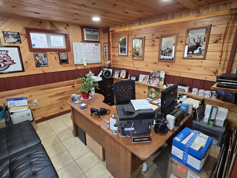 12226 NY-28, Poland, NY à vendre - Photo de l’immeuble – Image 2 sur 6