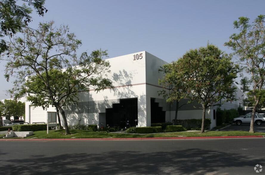 105 Exchange Pl, Pomona, CA à louer - Photo de l’immeuble – Image 2 sur 3