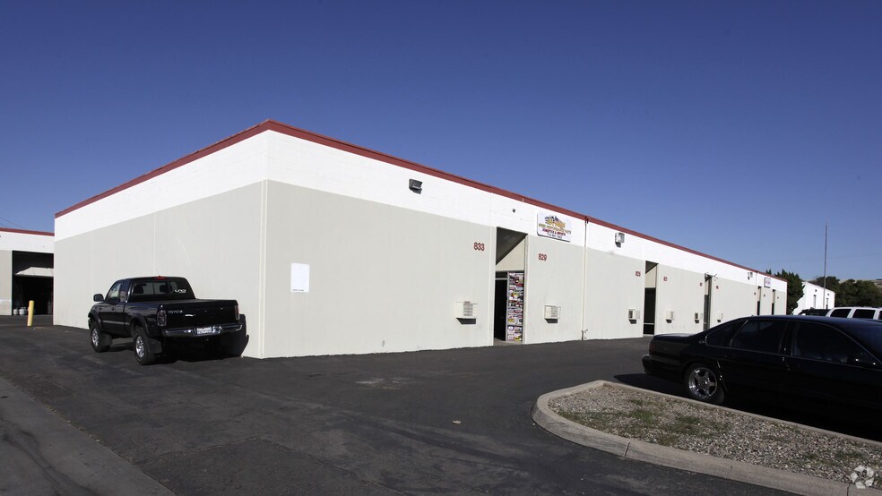 801-833 W Crowther Ave, Placentia, CA à louer - Photo de l’immeuble – Image 3 sur 5
