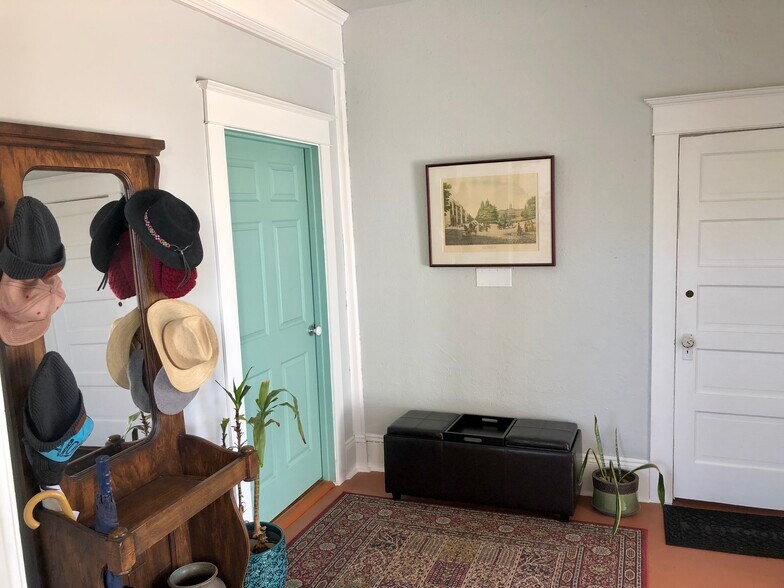 7809 NE Everett St, Portland, OR à vendre - Photo de l’immeuble – Image 3 sur 52