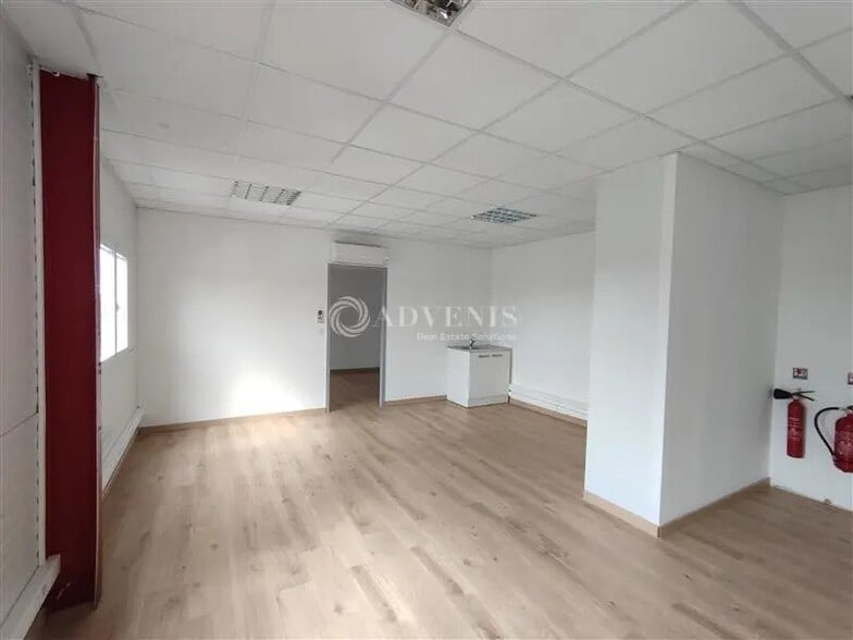 Bureau dans Vendres à louer - Photo de l’immeuble – Image 2 sur 4