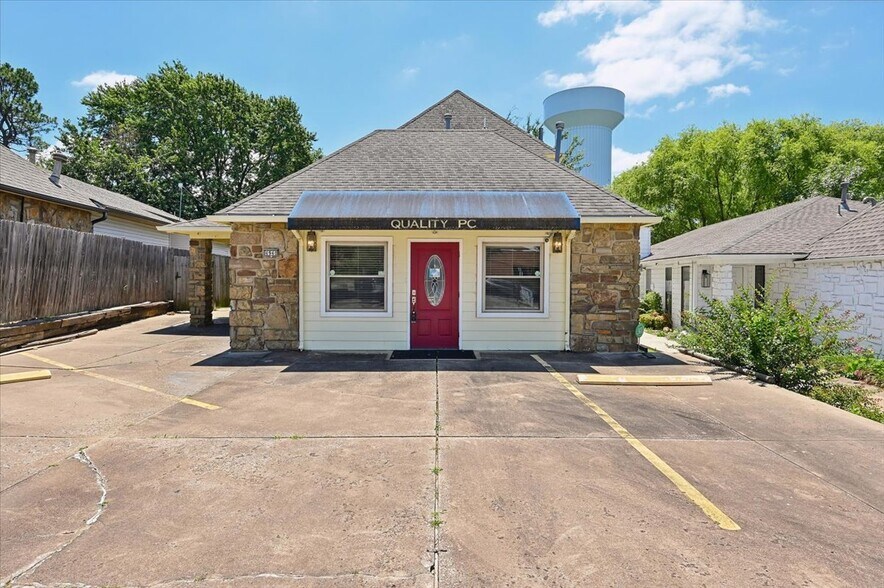 4940 E 73rd St, Tulsa, OK à vendre - Photo de l’immeuble – Image 1 sur 44
