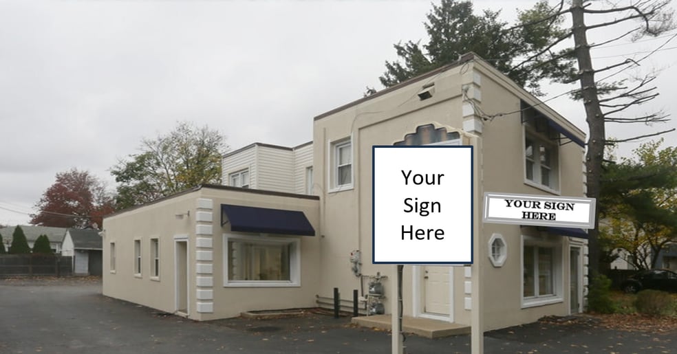 243 Roslyn Rd, Roslyn Heights, NY à louer - Photo principale – Image 1 sur 2