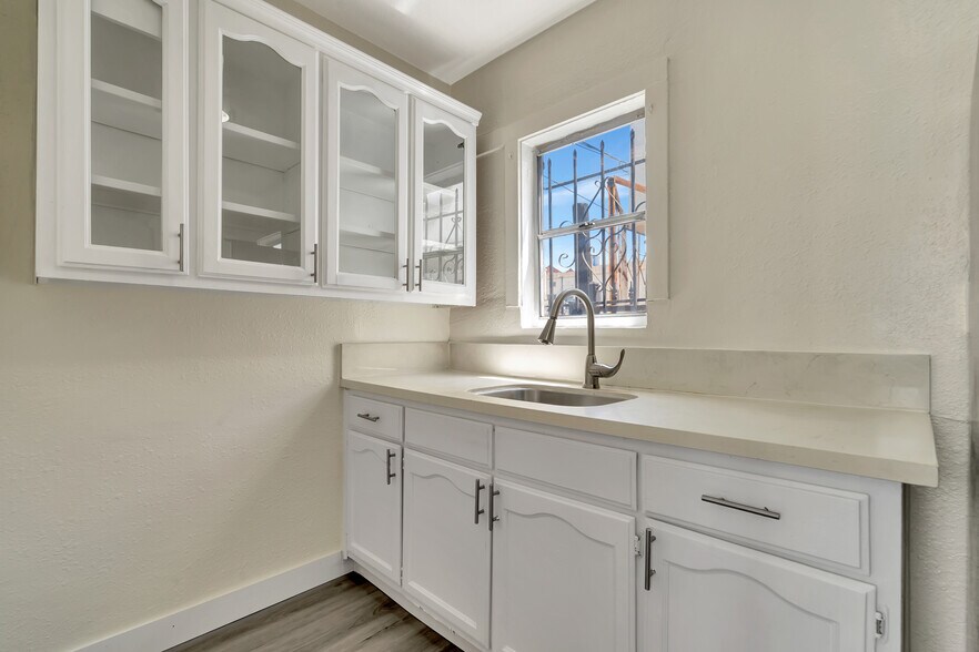 2233 W 14th St, Los Angeles, CA à vendre - Photo de l’immeuble – Image 3 sur 13