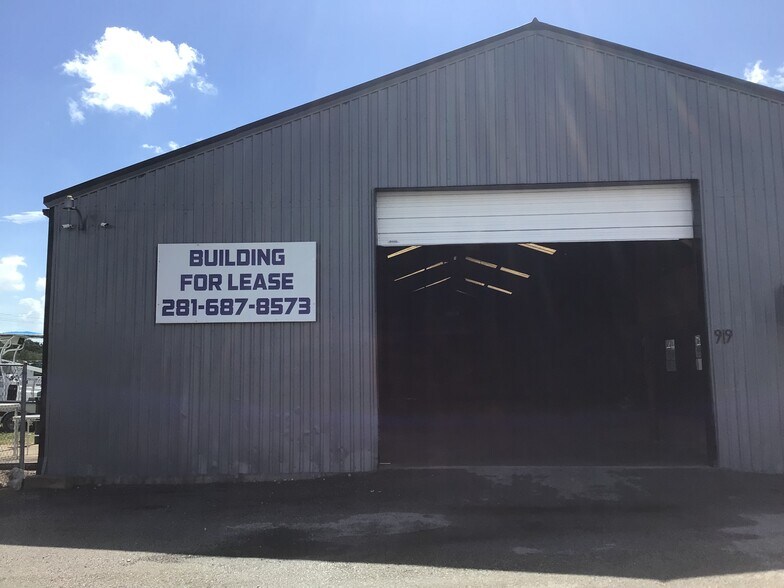 921 Lawrence Rd, Kemah, TX à vendre - Photo de l’immeuble – Image 2 sur 35