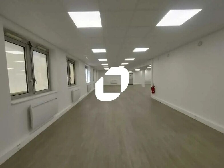 7 Rue Jean Mermoz, Versailles à louer - Photo de l’immeuble – Image 3 sur 6