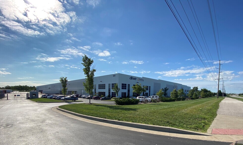 650 Commerce Parkway East Dr, Greenwood, IN à louer - Photo de l’immeuble – Image 2 sur 8