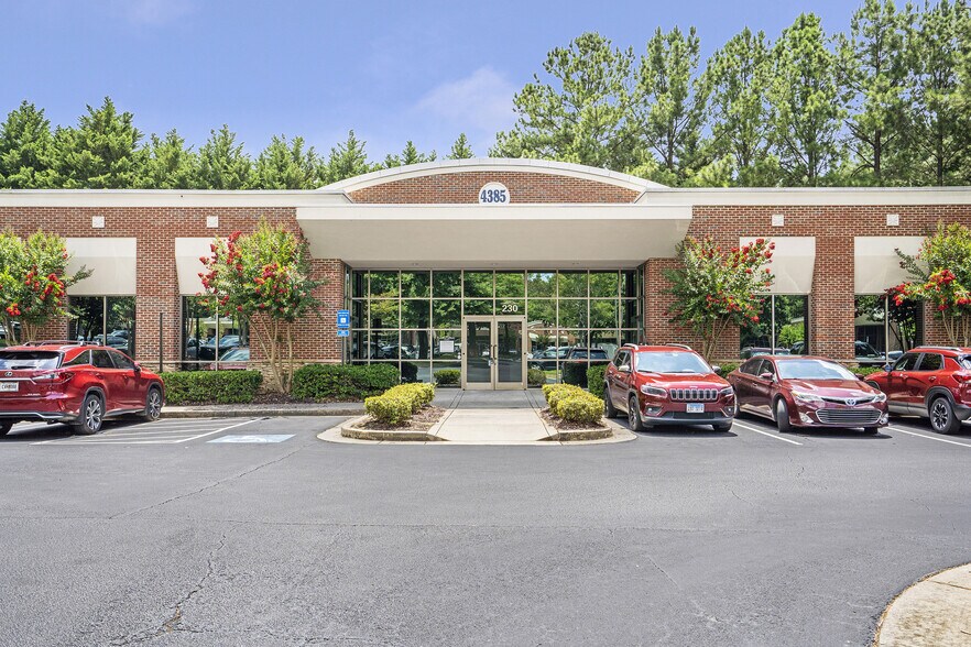 4385 Johns Creek Pky, Suwanee, GA à louer - Photo de l’immeuble – Image 2 sur 34