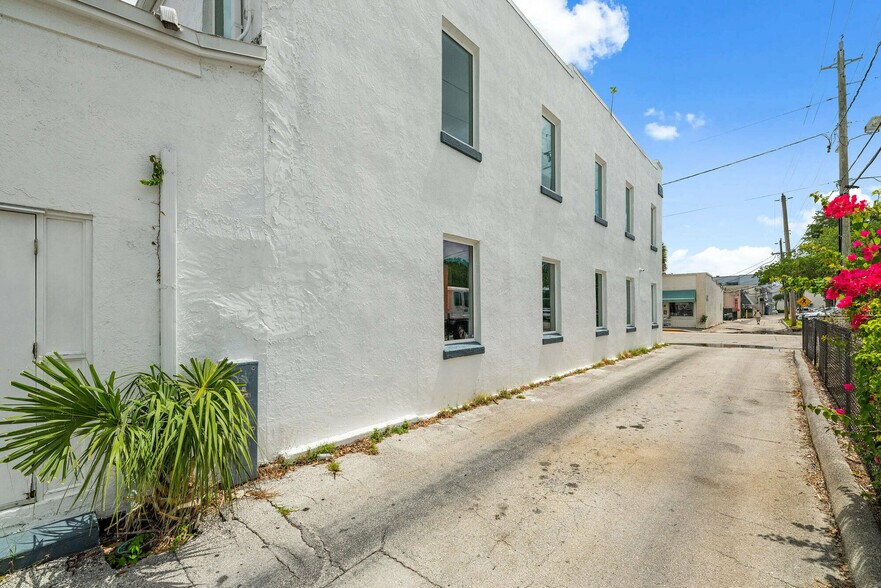 2006 Vernon Pl, Melbourne, FL à louer - Photo de l’immeuble – Image 2 sur 17