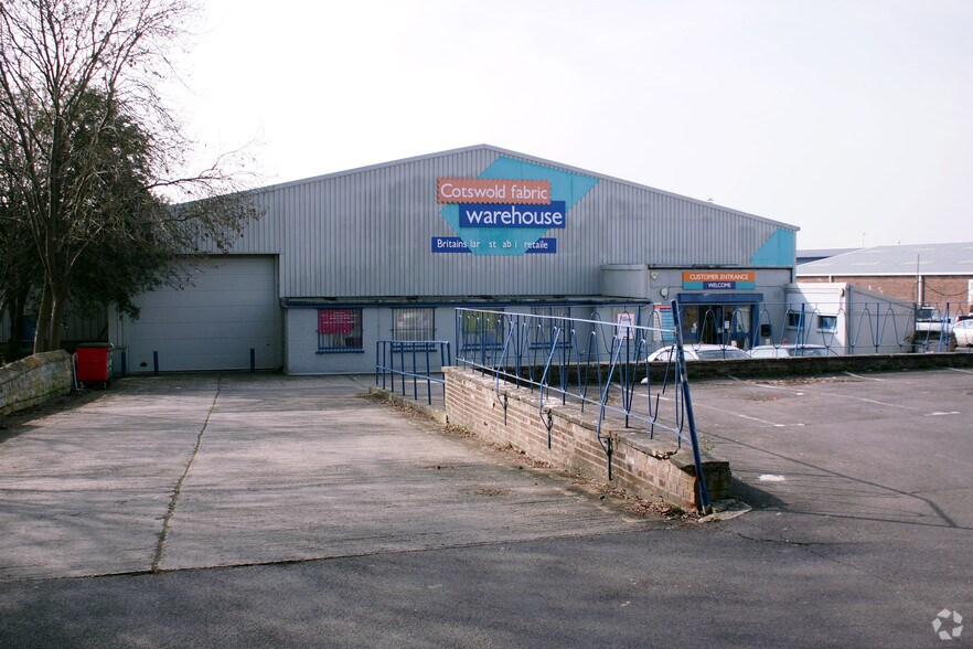 5 Tewkesbury Rd, Cheltenham à louer - Photo de l’immeuble – Image 3 sur 4