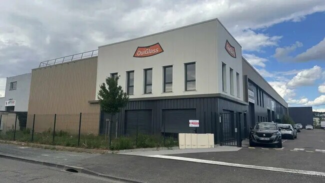 Plus de détails pour Local d’activités à vendre