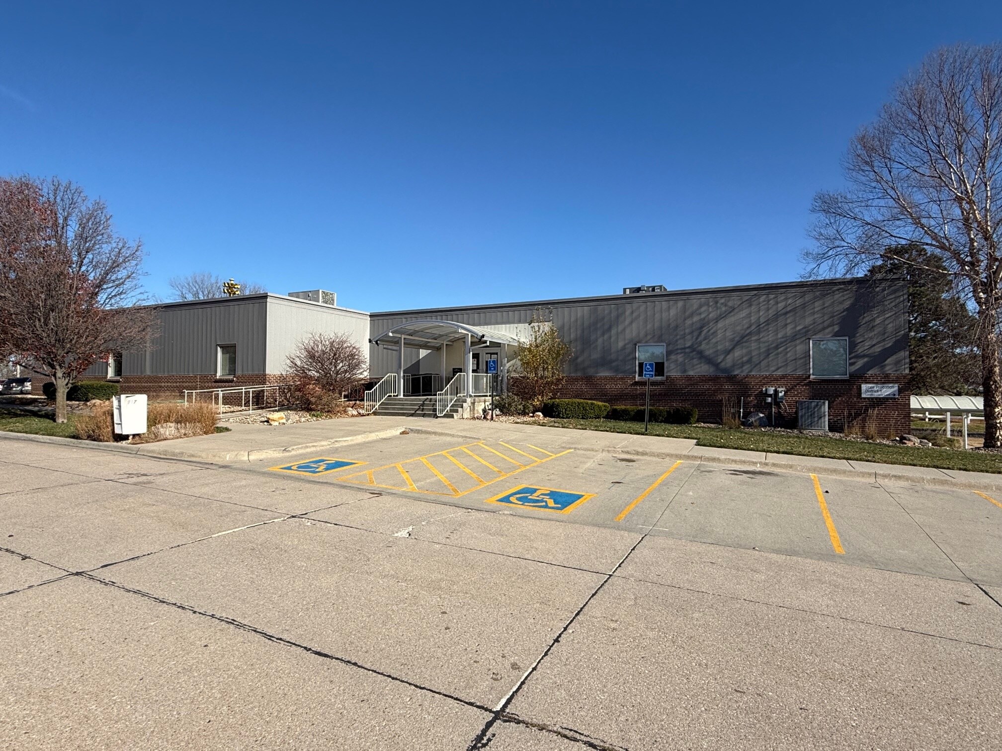 917 Wildwood Ln, Nebraska City, NE à louer Photo principale– Image 1 sur 21