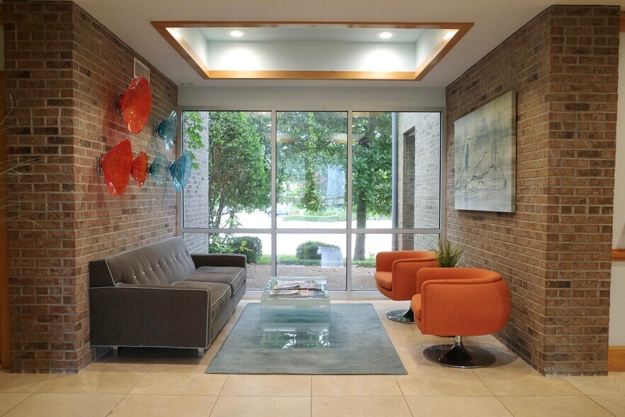 2018 Eastwood Rd, Wilmington, NC à louer - Photo de l’immeuble – Image 3 sur 27