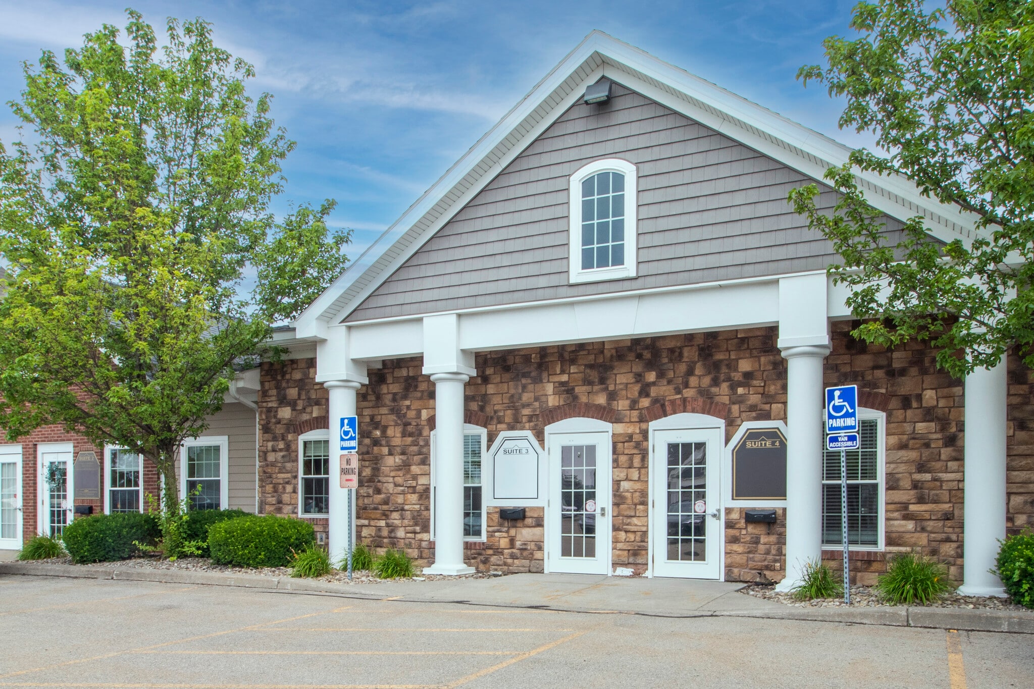 1120-1150 CROSSPOINTE Ln, Webster, NY à louer Photo de l’immeuble– Image 1 sur 27