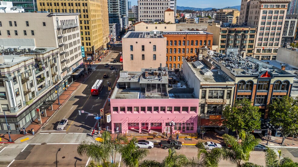 415 Broadway, San Diego, CA à louer - Photo de l’immeuble – Image 1 sur 26