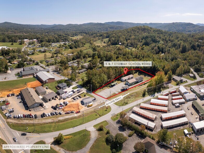 5 Etowah School Rd, Etowah, NC à vendre - Photo de l’immeuble – Image 2 sur 15