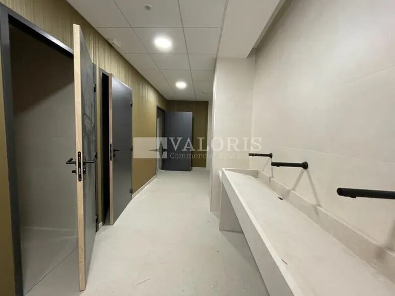 Bureau dans Genas à louer - Photo de l’immeuble – Image 3 sur 14