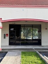 8901-9131 Pembroke Rd, Hollywood, FL à louer Photo de l’immeuble– Image 1 sur 3