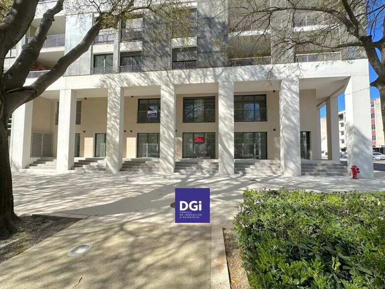 Bureau dans Nîmes à louer - Photo de l’immeuble – Image 2 sur 5