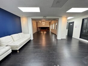 1418 N Main St, Santa Ana, CA à louer Photo intérieure– Image 1 sur 11