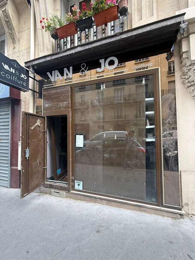 Plus de détails pour Local commercial à louer