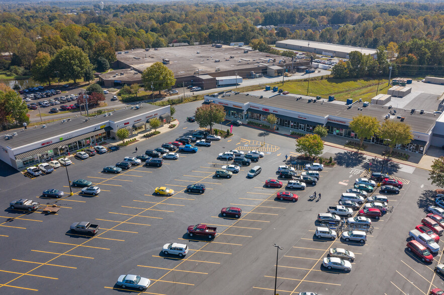 1003-1021 High Point St, Randleman, NC à louer - Photo de l’immeuble – Image 2 sur 7