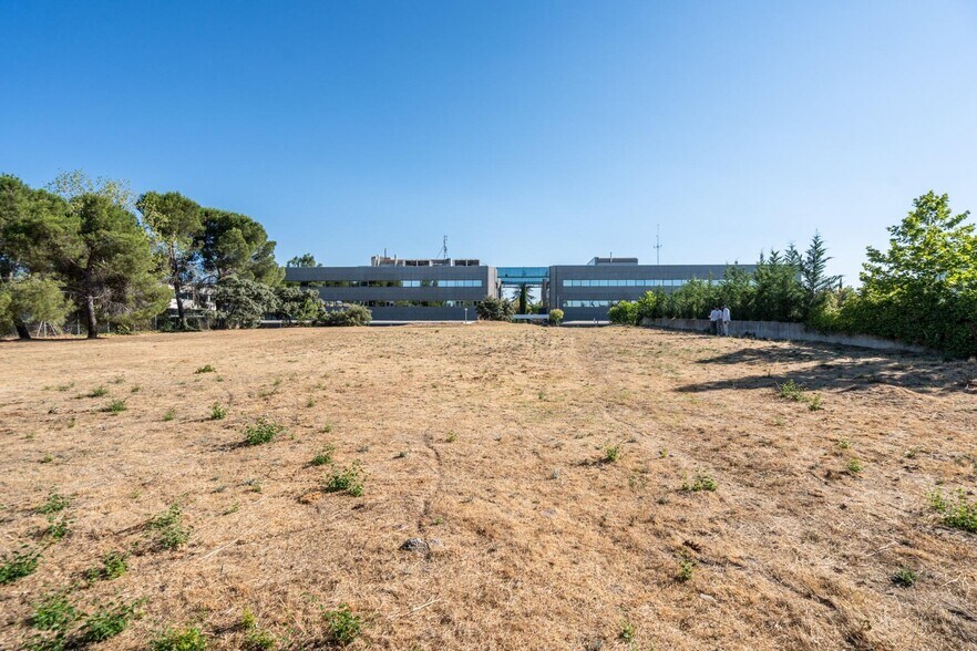 Terrain dans Madrid, Madrid à vendre - Photo de l’immeuble – Image 1 sur 12