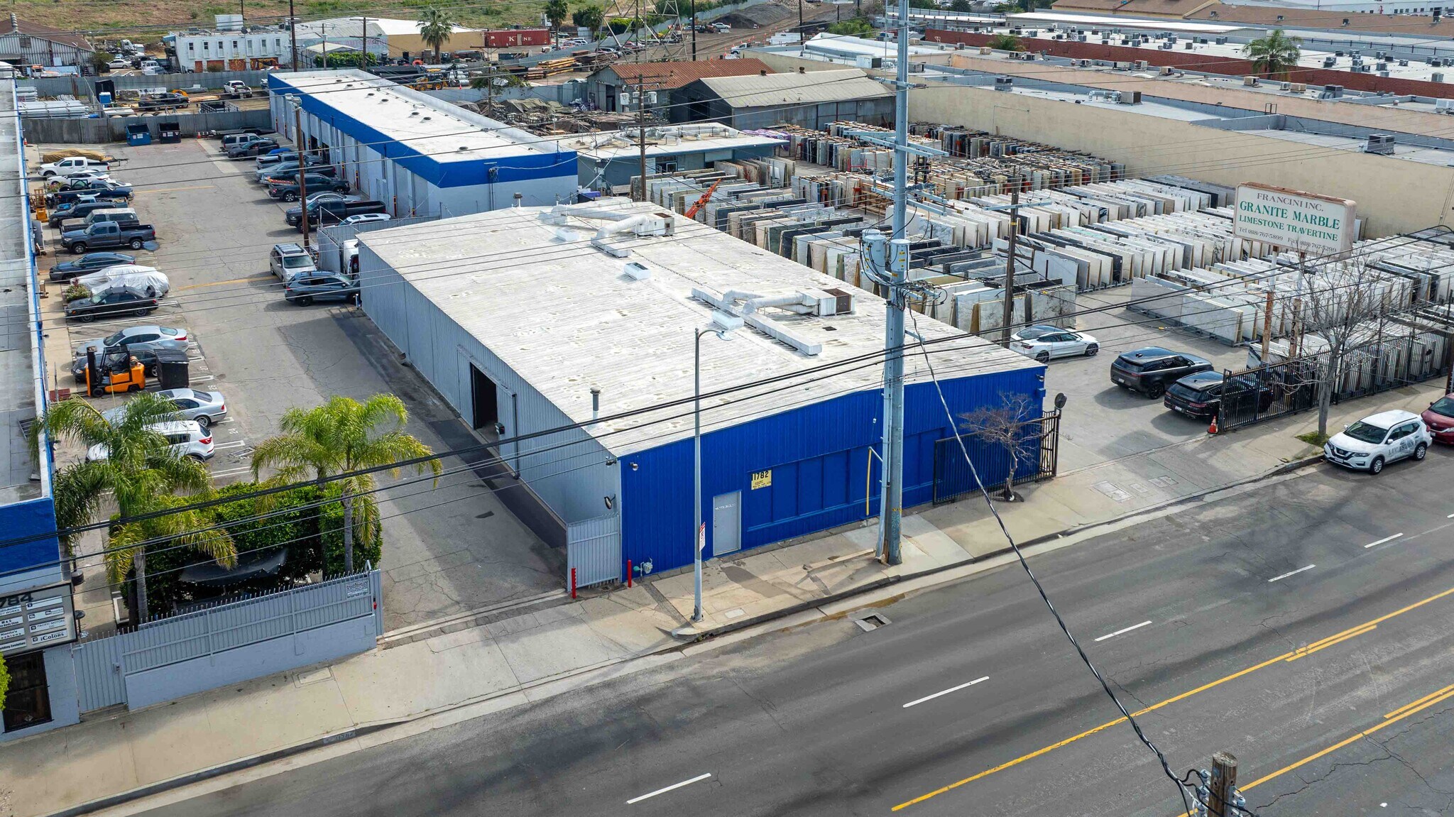 11782 Sheldon St, Sun Valley, CA à louer Photo principale– Image 1 sur 22