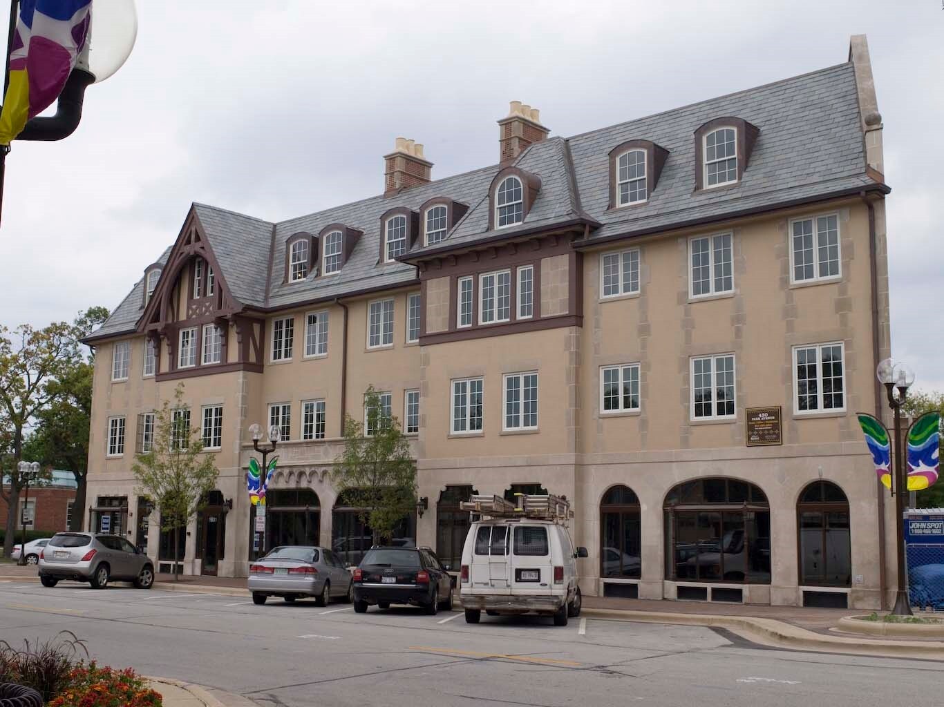430 Park Ave, Highland Park, IL à louer Photo principale– Image 1 sur 12