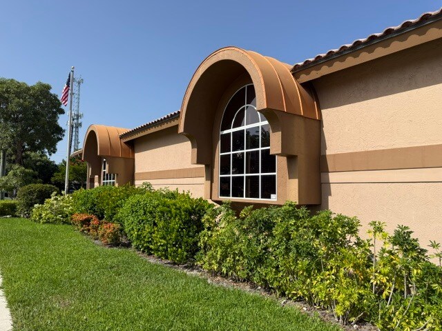 321 E Hillsboro Blvd, Deerfield Beach, FL à vendre - Photo de l’immeuble – Image 2 sur 34