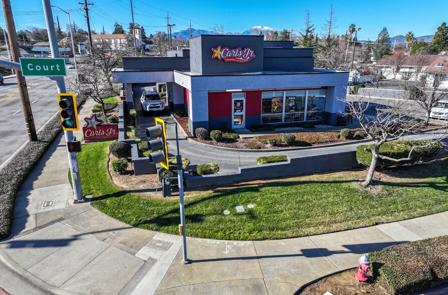 1800 Eureka Way, Redding, CA à vendre - Photo principale – Image 1 sur 6