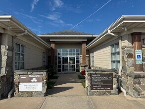 411 N Clarendon Ct, Savoy, IL à louer Photo intérieure– Image 1 sur 9