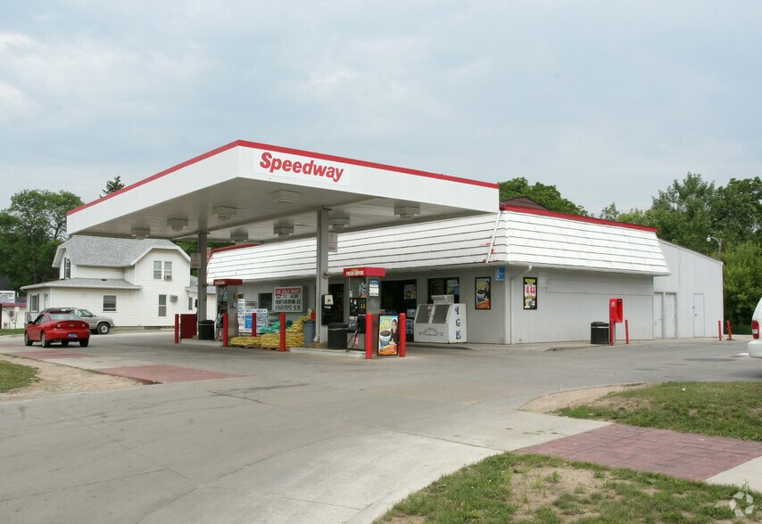 206 W Grand River Ave, Williamston, MI à louer - Photo de l’immeuble – Image 2 sur 6