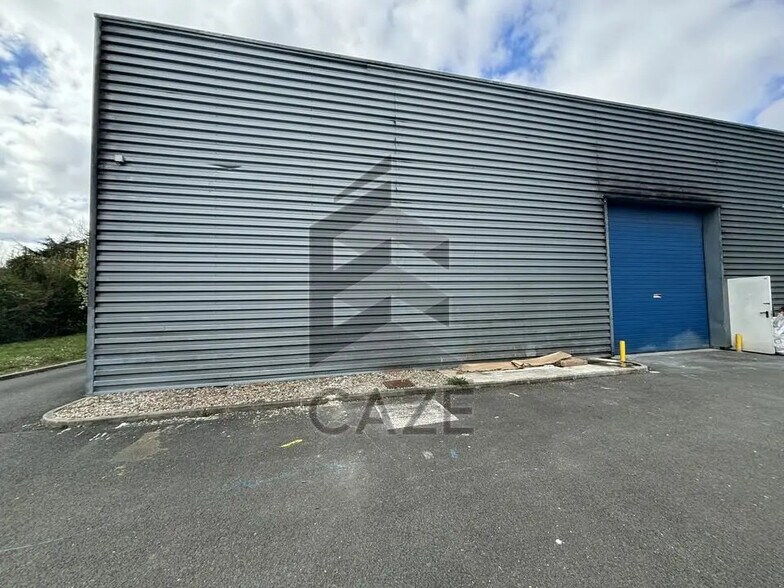 Local d’activités dans Lormont à louer - Photo de l’immeuble – Image 1 sur 5