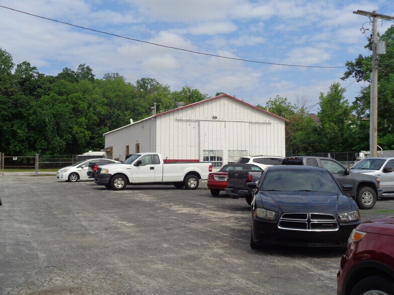 4305 NW Gateway Ave, Riverside, MO à vendre - Photo de l’immeuble – Image 3 sur 9