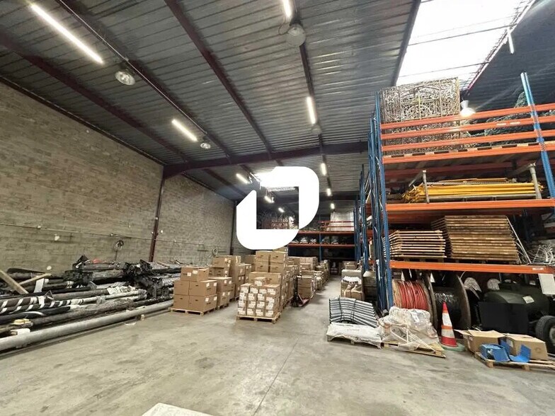 Local d’activités dans Saint-Denis à louer - Photo de l’immeuble – Image 2 sur 11