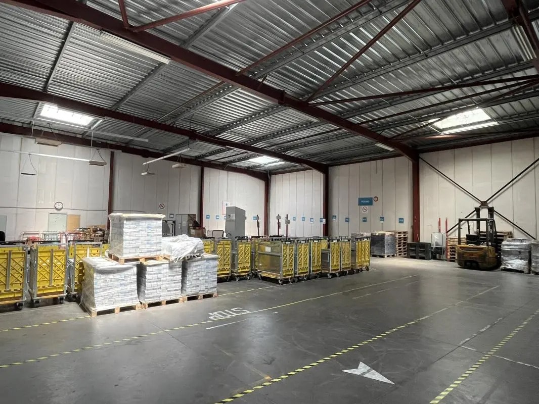 Local d’activités dans  à louer Photo intérieure– Image 1 sur 7