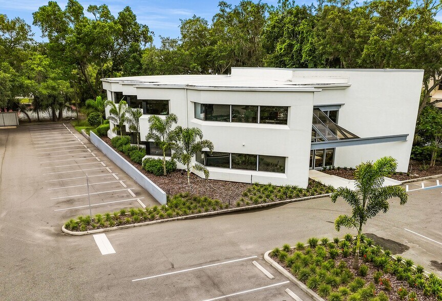 238 N Westmonte Dr, Altamonte Springs, FL à louer - Photo de l’immeuble – Image 1 sur 16