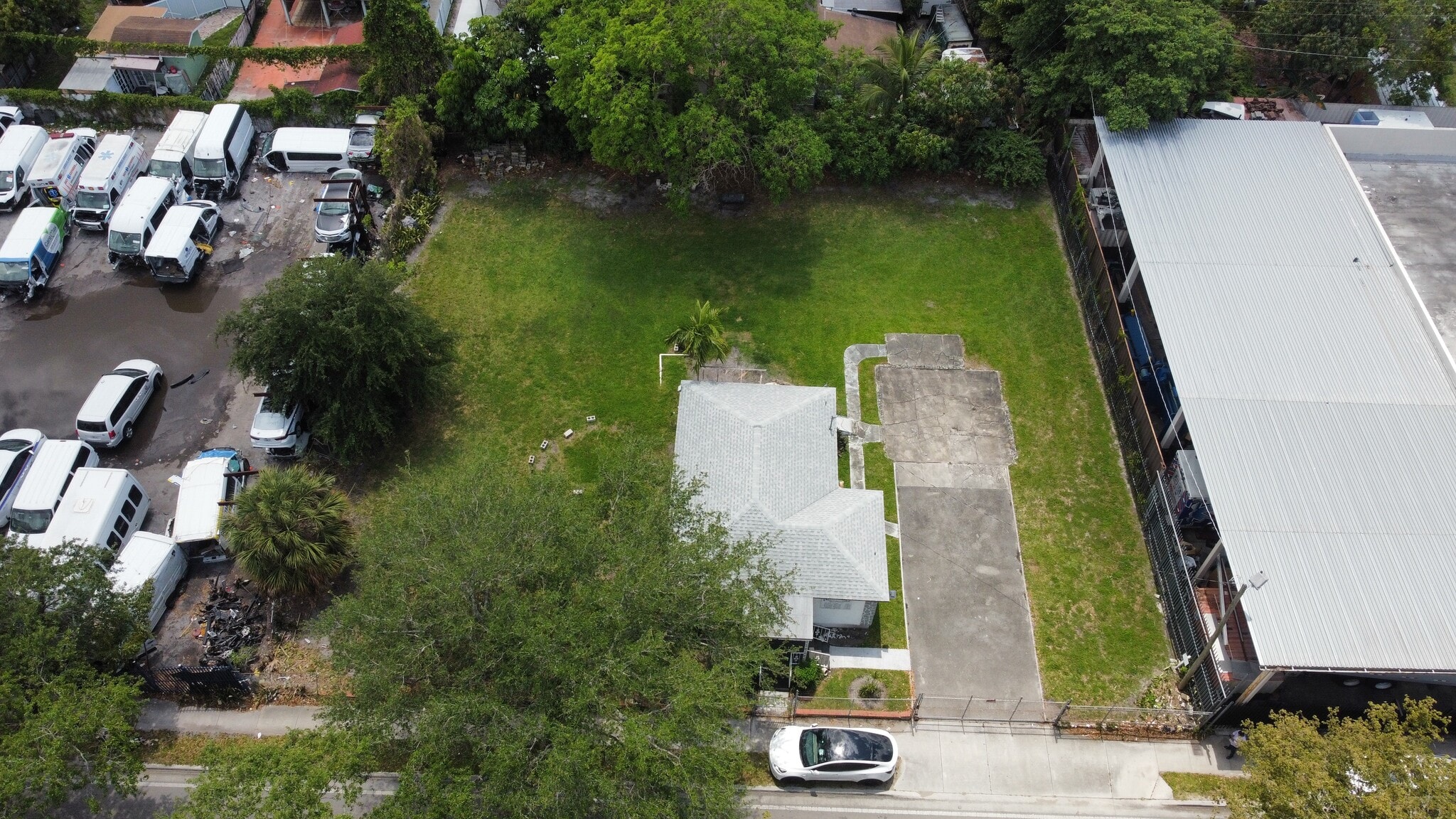 3054 NW 62nd st, Miami, FL à vendre Aérien– Image 1 sur 11