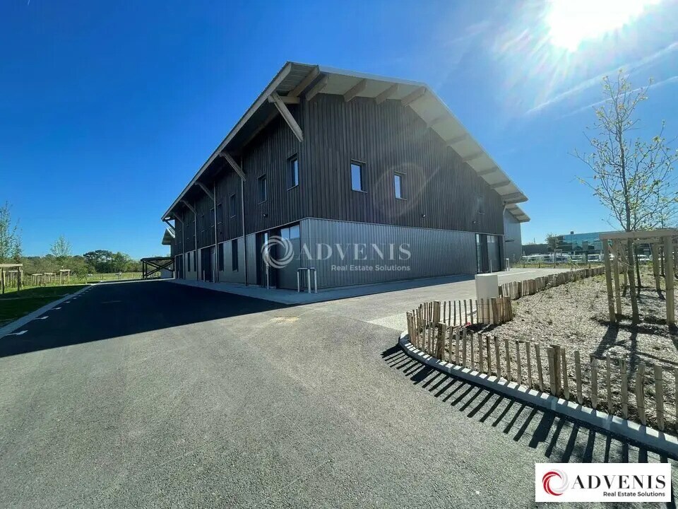 Local d’activités dans Le Haillan à louer Photo de l’immeuble– Image 1 sur 8