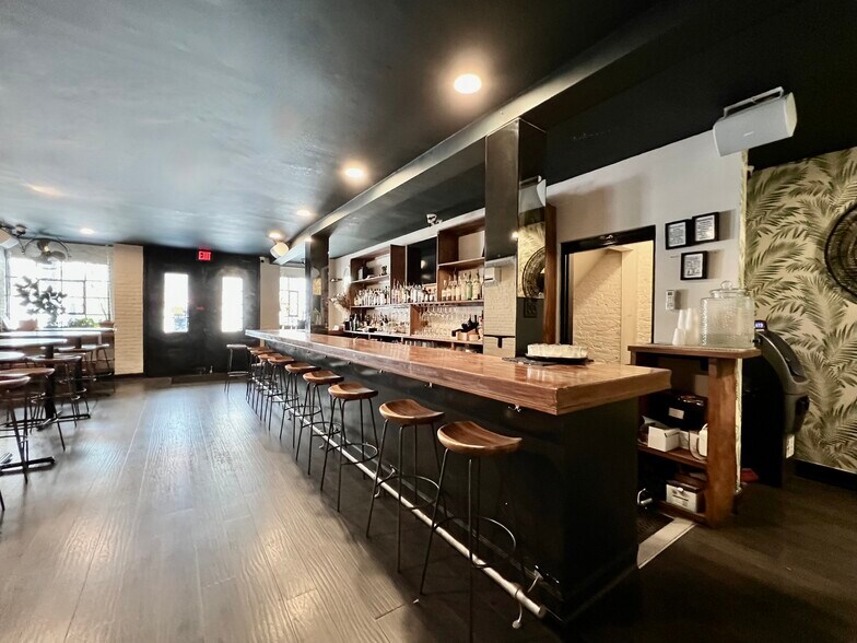 66 Greenpoint Ave, Brooklyn, NY à louer - Photo de l’immeuble – Image 3 sur 19