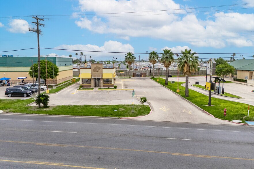 3218 E Business 83, Weslaco, TX à vendre - Photo de l’immeuble – Image 2 sur 4