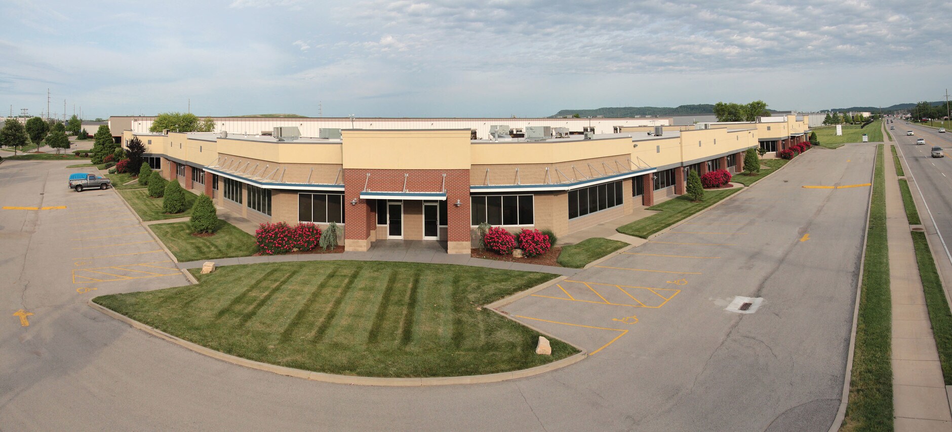 7707 National Tpke, Louisville, KY à vendre Photo principale– Image 1 sur 24